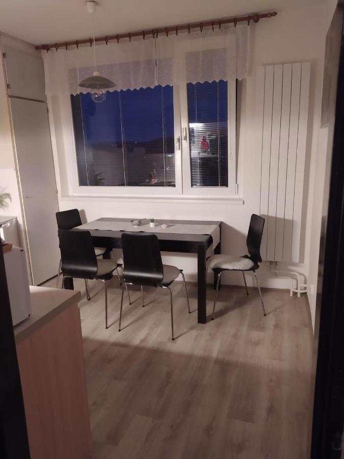 Byt Pro Dva Apartment Blansko Bagian luar foto